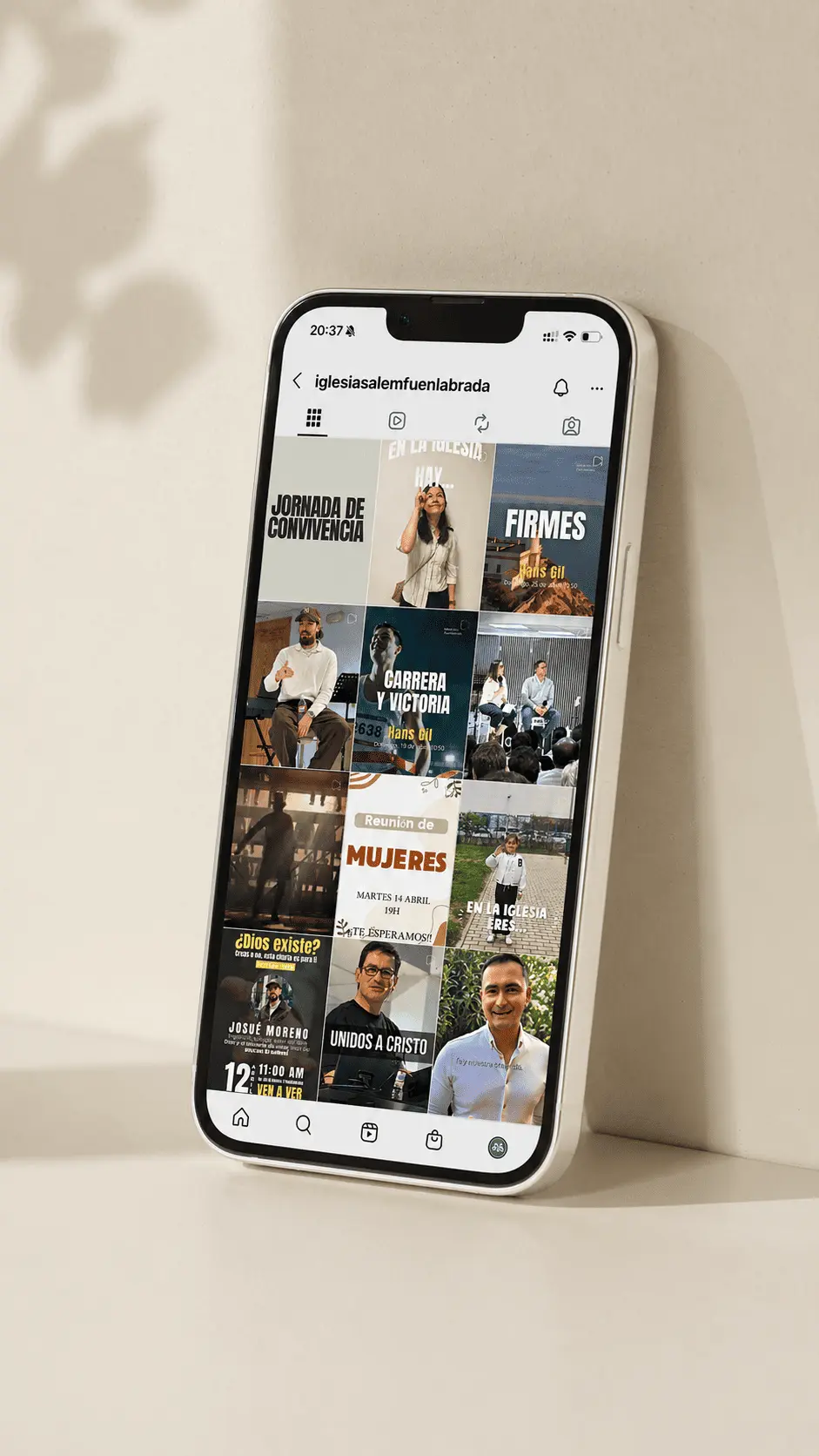 Redes sociales de Iglesia Salem Fuenlabrada en un m&oacute;vil